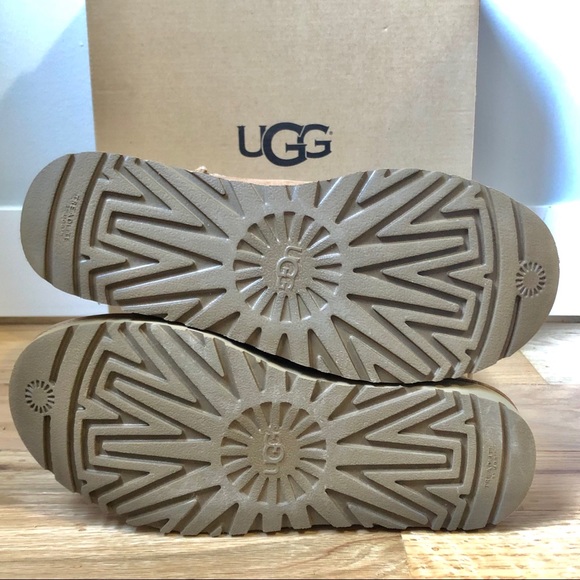 (SOLD) UGG Classic Short II Boot (Chestnut) 9 - Picture 4 of 6